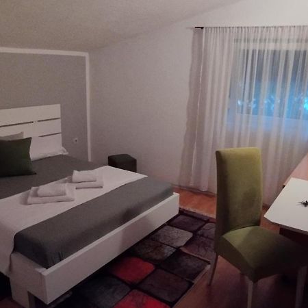 Villa Monera Apartments & Rooms & Free Garage Mostar Extérieur photo