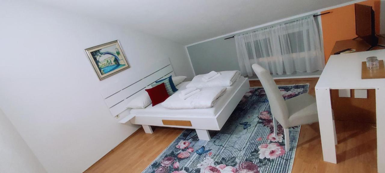 Villa Monera Apartments & Rooms & Free Garage Mostar Extérieur photo