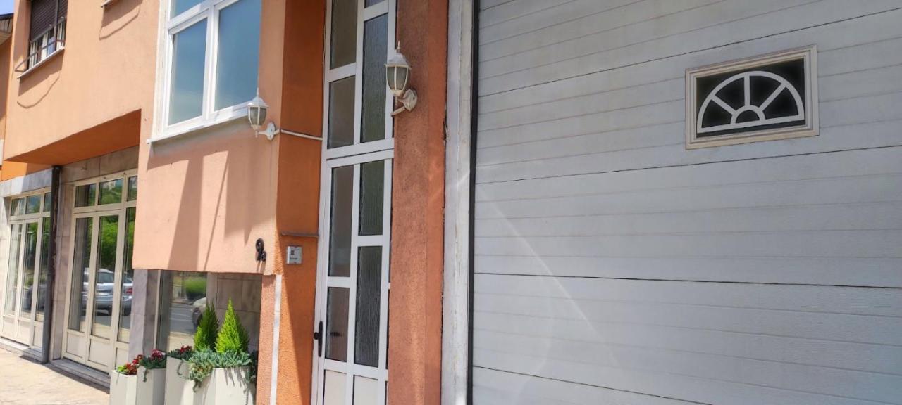 Villa Monera Apartments & Rooms & Free Garage Mostar Extérieur photo